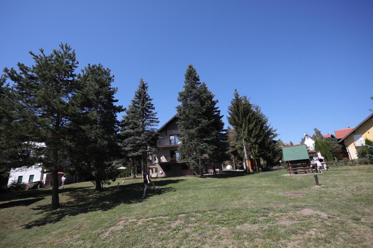 Mipet Apartmani Zlatibor Zewnętrze zdjęcie